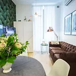 Toffee Mombello - Seven サンレモ