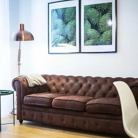 Toffee Mombello - Seven *