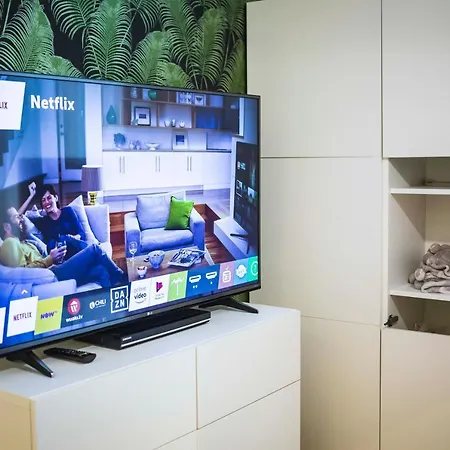 Toffee Mombello - Seven Apartmán