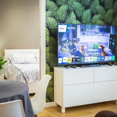 Toffee Mombello - Seven *