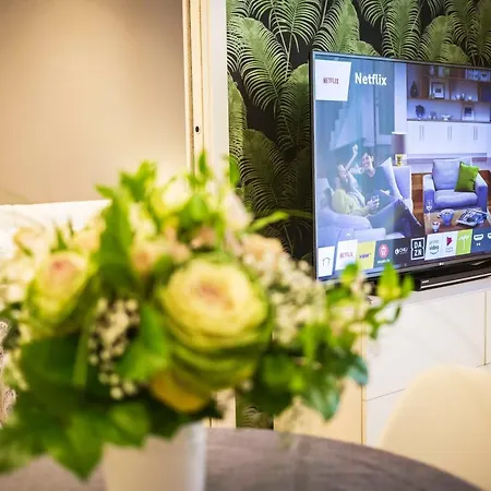 Toffee Mombello - My Place