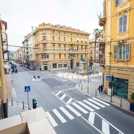 アパート Toffee Mombello - Seven