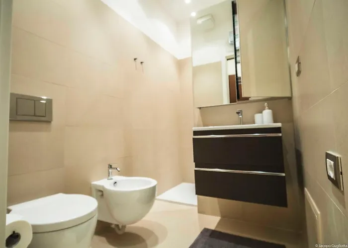 Toffee Mombello - Seven *