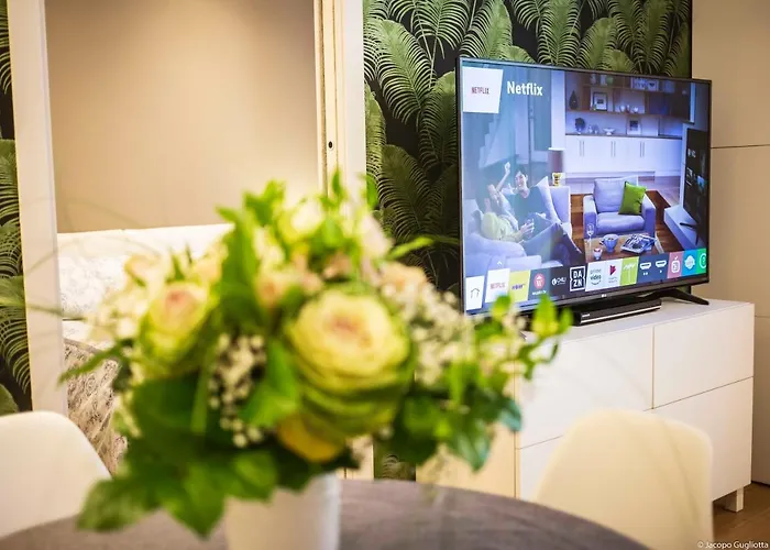 Toffee Mombello - Seven